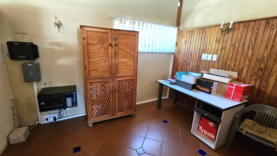 6 Bedroom Property for Sale in Schoemansville North West